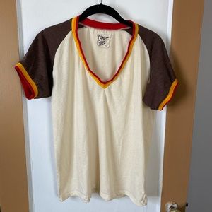 Camp Collection retro 70s/80s v-neck raglan tee